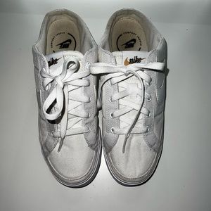 Nike Court Legacy Mule Shoes